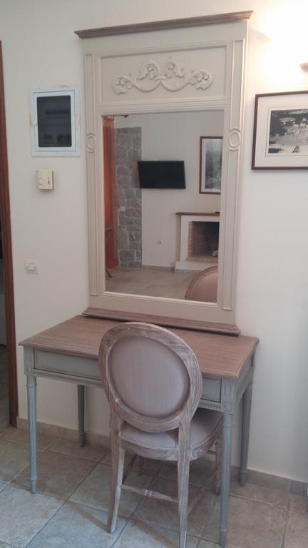 Mouria Studios Epidaurus Room photo